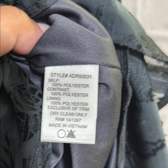 ASTR Black and Gray Floral blouse NWT size small - Picture 4 of 10